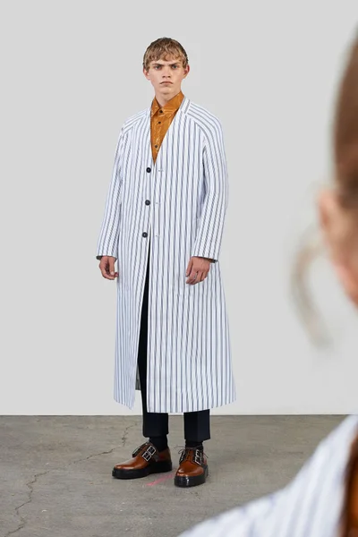 Look 25
